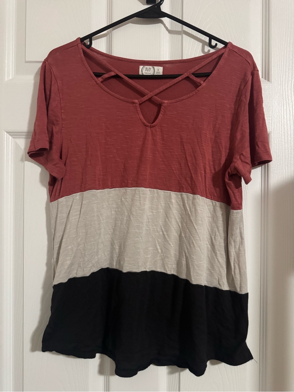 Maurices Dusty Rose, Cream & Black Short Sleeve Crisscross Tee